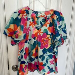 Floral short sleeve top